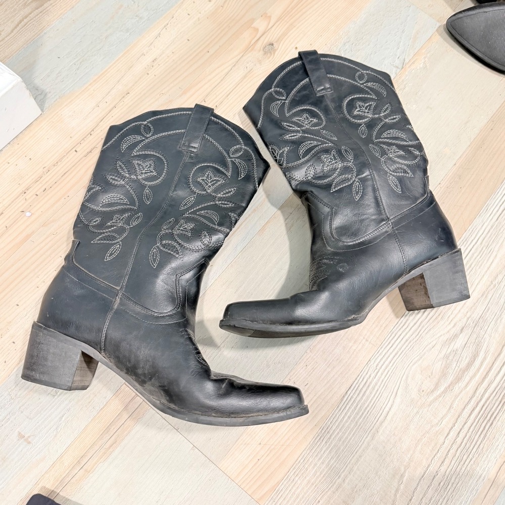 ILV Black Western Cowboy Boots Size 8 Embroidered Pointed Toe Block Heel Boho